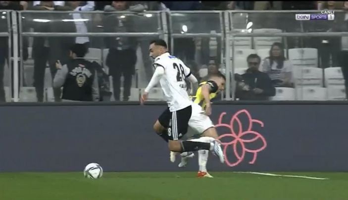 Filip Novak derbiye damga vurdu