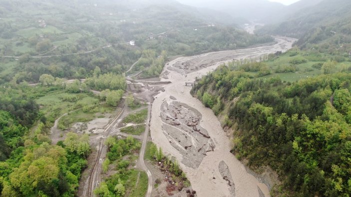Kastamonu'da 14 köyü birbirine bağlayan köprü sele dayanamadı
