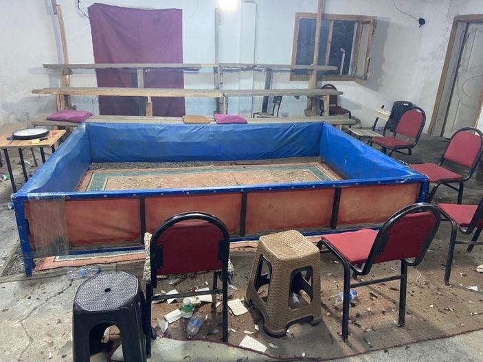 Manisa'da cinayetten aranan şahıs horoz dövüştürürken yakalandı