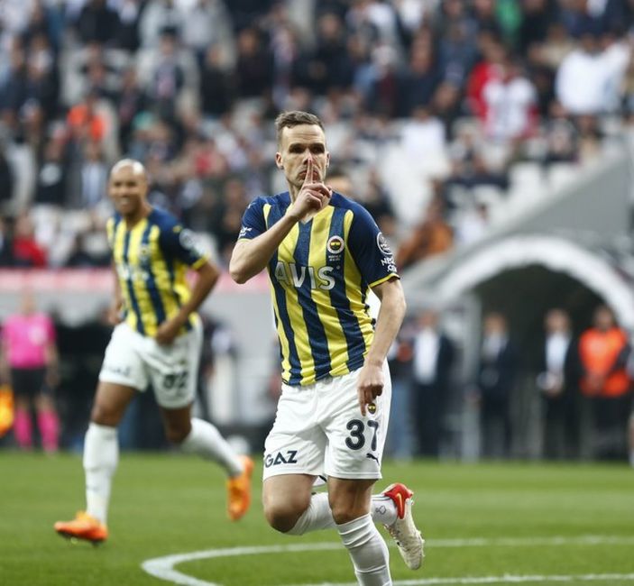 Filip Novak derbiye damga vurdu