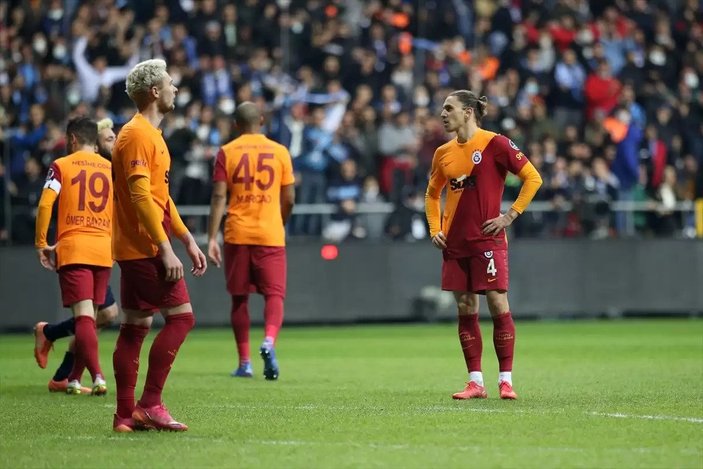 Galatasaray'da futbolcular mutsuz