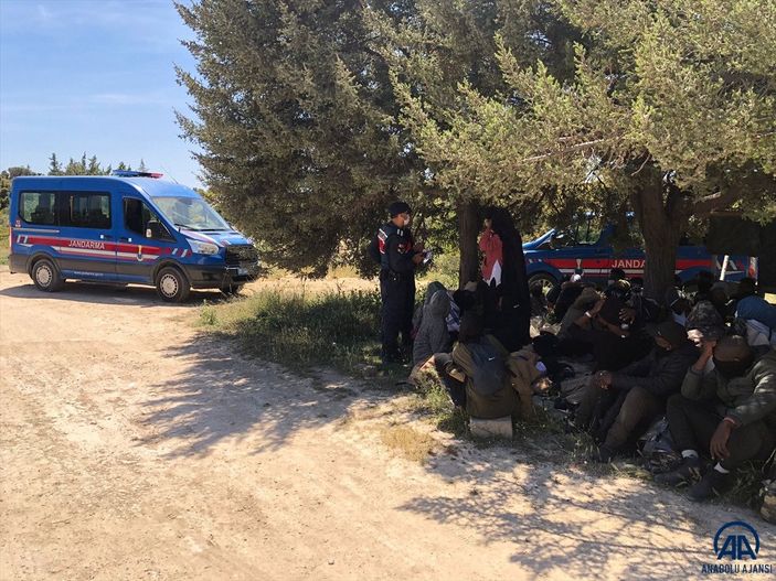 Çeşme'de Yunanistan'a geçmeye çalışan göçmenler yakalandı