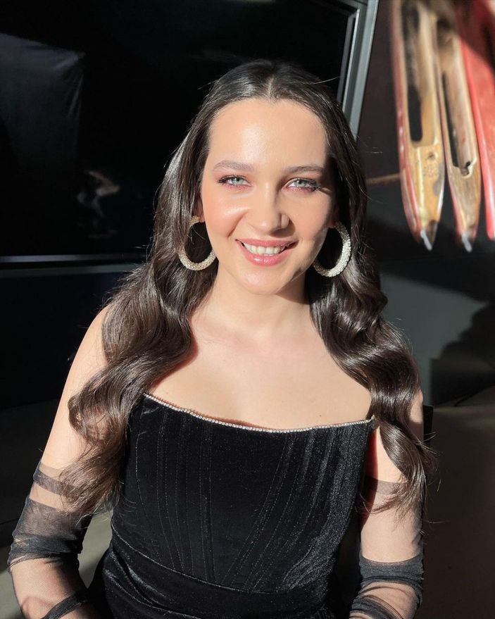 Gönül Dağı'nın Dilek'i annesini paylaştı, sosyal medya yıkıldı! Masmavi gözleriyle kendine hayran bıraktı