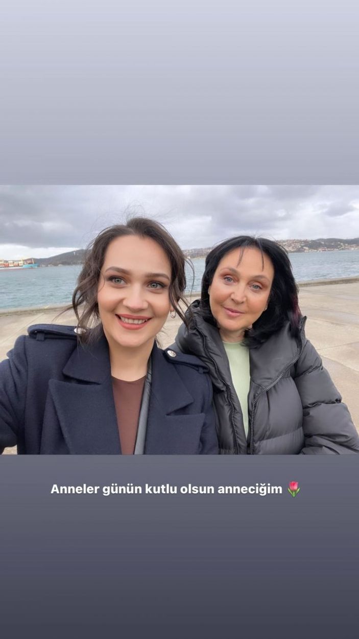 Gönül Dağı'nın Dilek'i annesini paylaştı, sosyal medya yıkıldı! Masmavi gözleriyle kendine hayran bıraktı