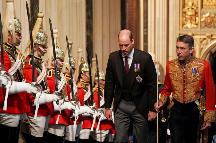 Kraliçe Elizabeth, parlamentodaki açılış törenine katılmadı