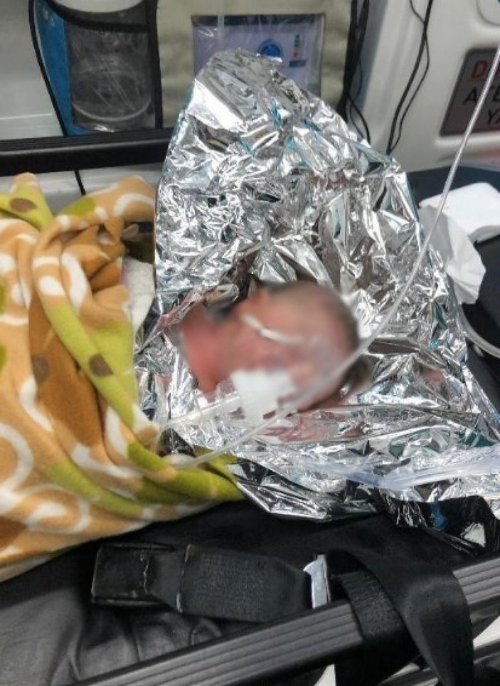 Şanlıurfa'da sokakta doğum yapan kadın, bebeğini poşete koyup kaçtı