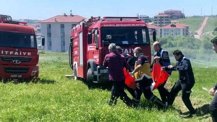 Sakarya'da barakada çıkan yangında alevlerin arasında kaldı
