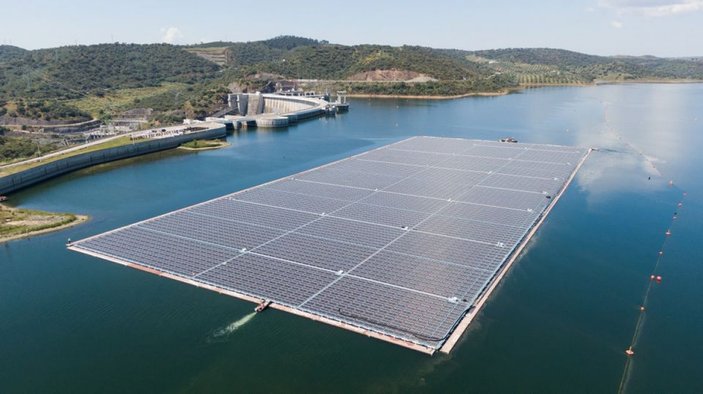 Avrupa'nın en büyük yüzen güneş enerjisi çiftliği açılıyor