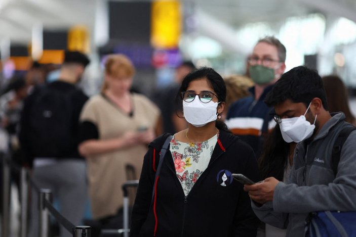 Avrupa'da uçuşlarda maske zorunluluğu sona eriyor