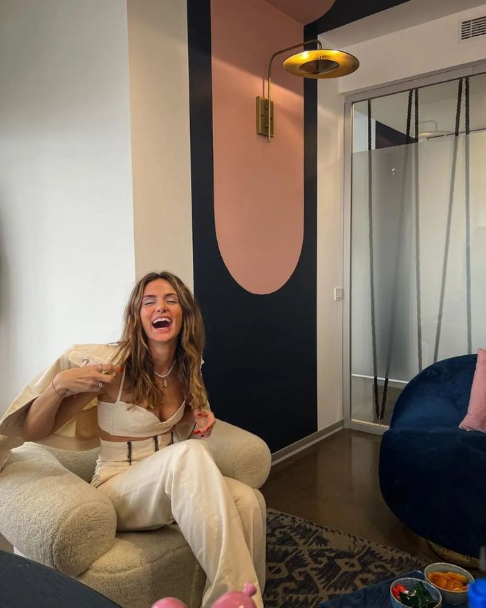 İbrahim Çelikkol'un 5 yıllık eşi, Fahriye Evcen'in ikizi Mihre Çelikkol'a bakın! Güzelliğiyle parmak ısırtıyor