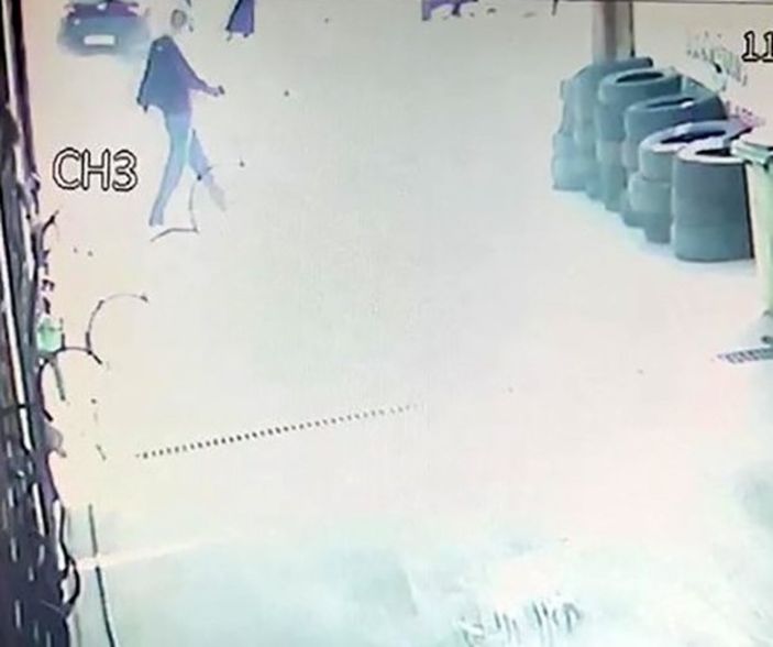 Kartal’da çay molasına çıkan kadınlar otomobilin altında kaldı