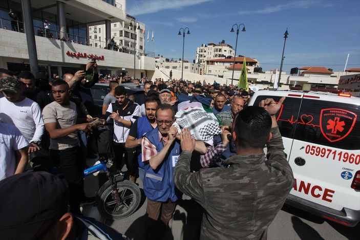 İsrail askerlerinin açtığı ateş, El Cezire'nin kadın muhabirini öldürdü