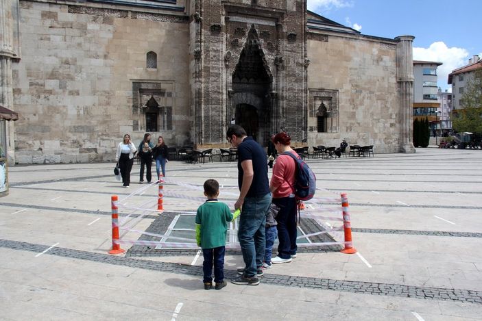 Sivas'ta otların arasında kaybolan tarih