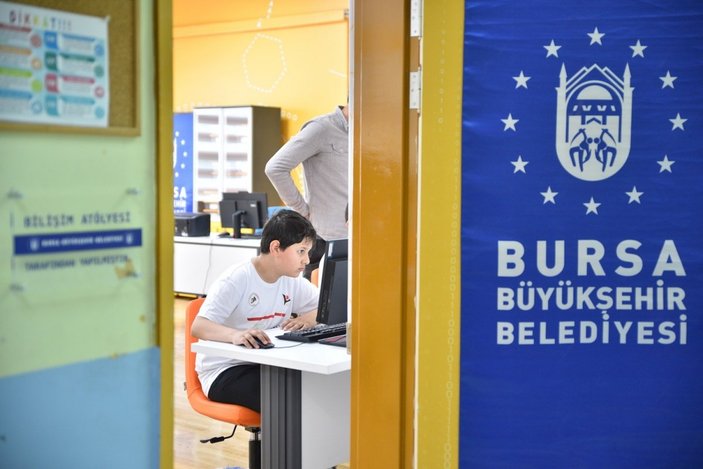 Bursa Büyükşehir Belediyesi'nden eğitime teknoloji desteği