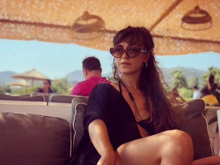 Acemi Cadı'nın Ceren'ine bir de şimdi bakın, tanımak imkansız! Güzelliğini gören dönüp bir daha bakıyor...