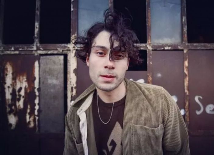 Ayça'nın gözdesi, Kısmetse Olur'un Emre'si tanınmayacak halde!