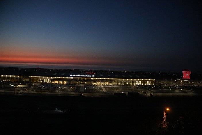 Rize-Artvin Havalimanı'nda ışıklar yandı