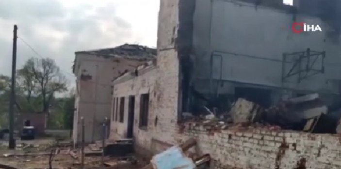 Rusya Çernihiv'de ortaokul ile yatılı okulu vurdu