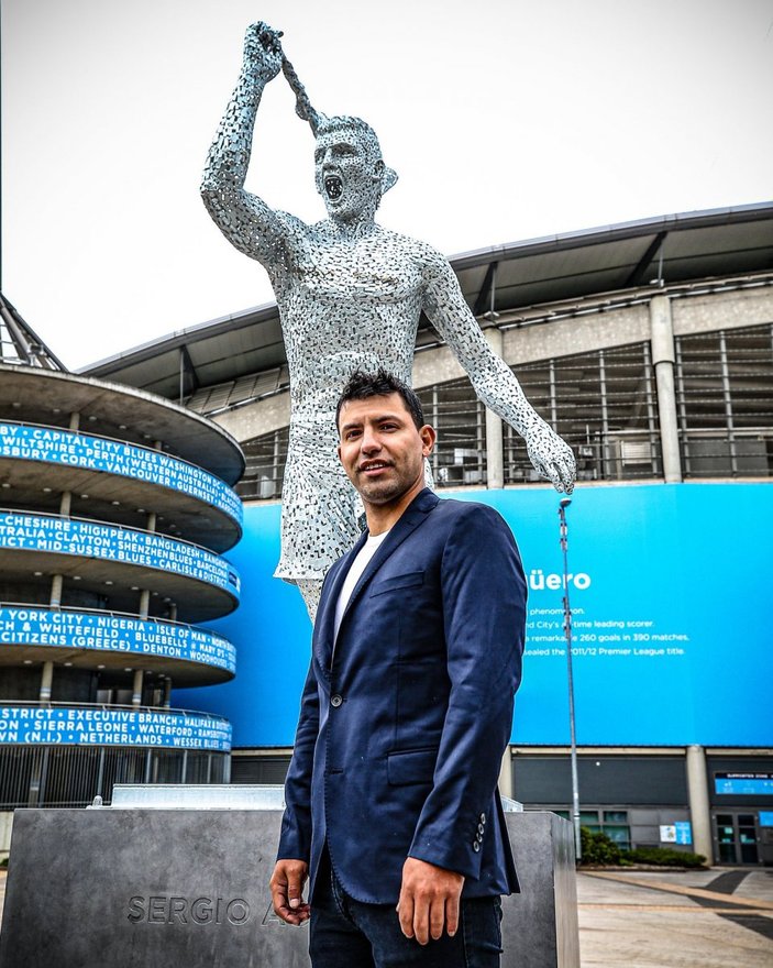 Manchester City, Sergio Agüero'nun heykelini dikti