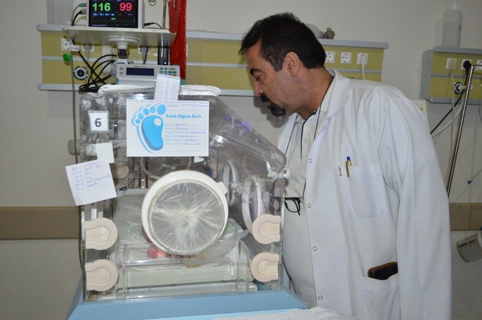 Elazığ'da, bağırsakları dışarıda doğan bebek ameliyatla sağlığına kavuştu