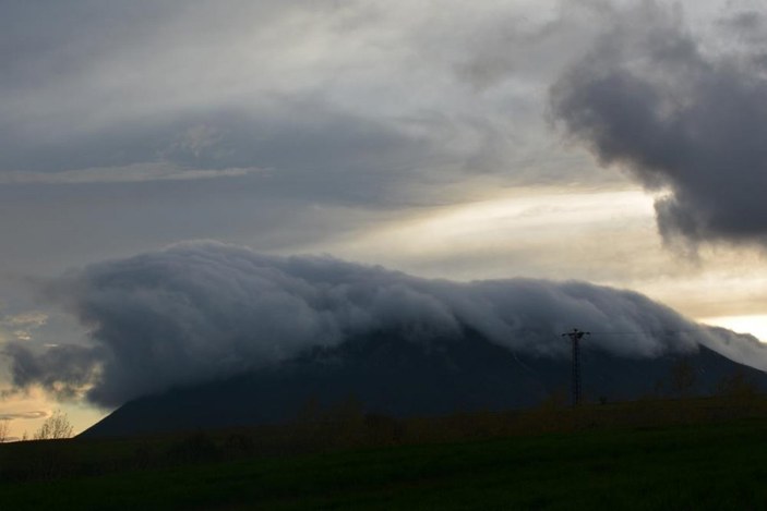 Atatürk Dağı'nda bulutlardan görsel şölen
