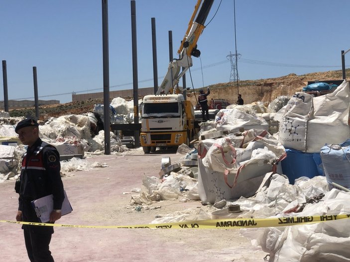Gaziantep'te çelik profiller, vinçten koptu: 1 ölü 1 yaralı
