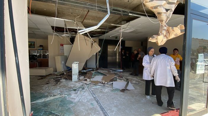 Kocaeli'de fren yerine gaza bastı, vergi dairesine girdi