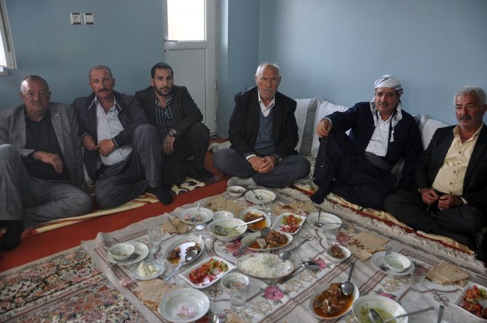 i Hakkari'de iki aile daha barıştan yana oldu