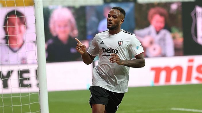 a Cyle Larin, Beşiktaş'ta kalacak