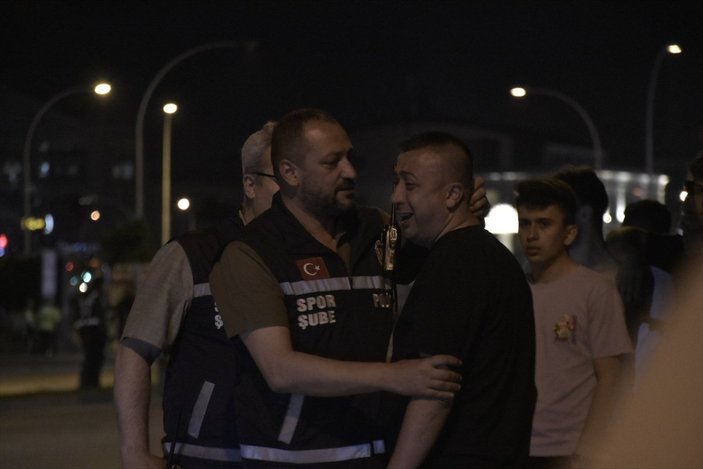 Bursaspor taraftarı oyunculara saldırdı