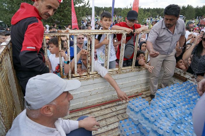 Kastamonu’daki uçurtma şenliğinde çocuklar ezildi