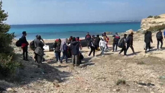 İzmir’de 27 kaçak göçmen yakalandı