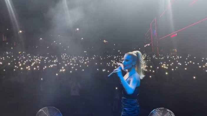 İstanbul'da İrem Derici konserinde kavga çıktı