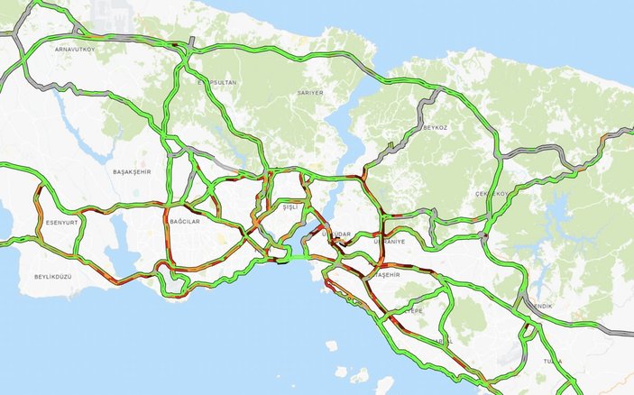 İstanbullular güne trafikle başladı