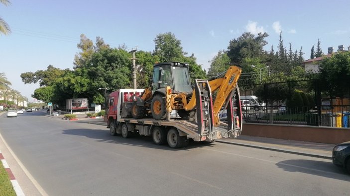 Antalya'da cezaevinden izinli çıkıp iş makinesi çalan hırsız yakalandı