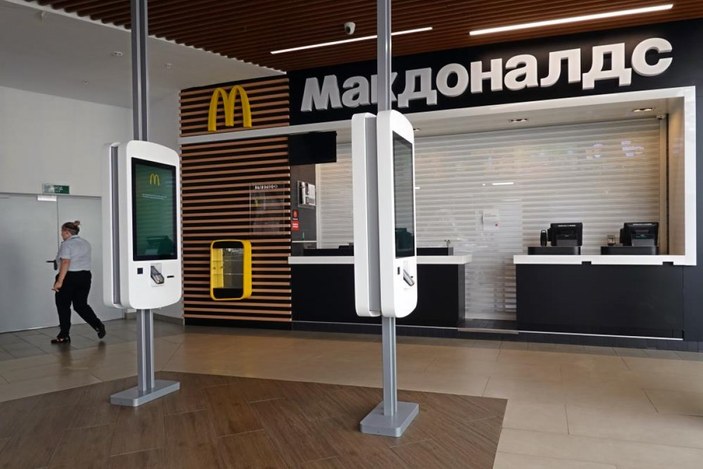 McDonald’s Rusya’daki restoran ağını satma kararı aldı
