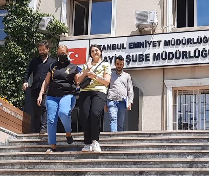 İstanbul’da turistlerin çantasına göz diken hırsız yakalandı