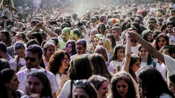 Türkiye nüfusunun yüzde 15,3'ünü gençler oluşturuyor
