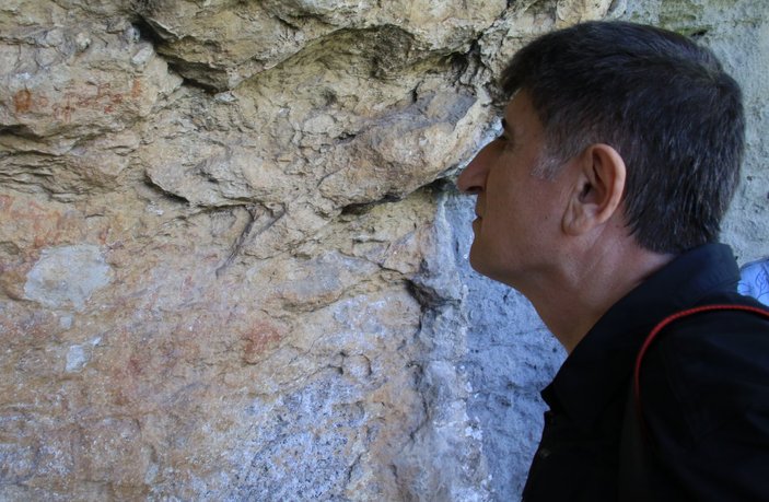 Mersin'de keçisi düşen çoban, tarihi resimleri keşfetti