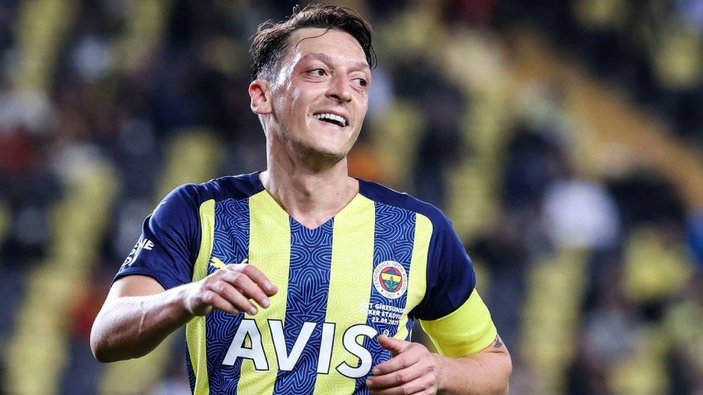 Mesut Özil'in menajeri: Oyuncum Fenerbahçe'de kalacak