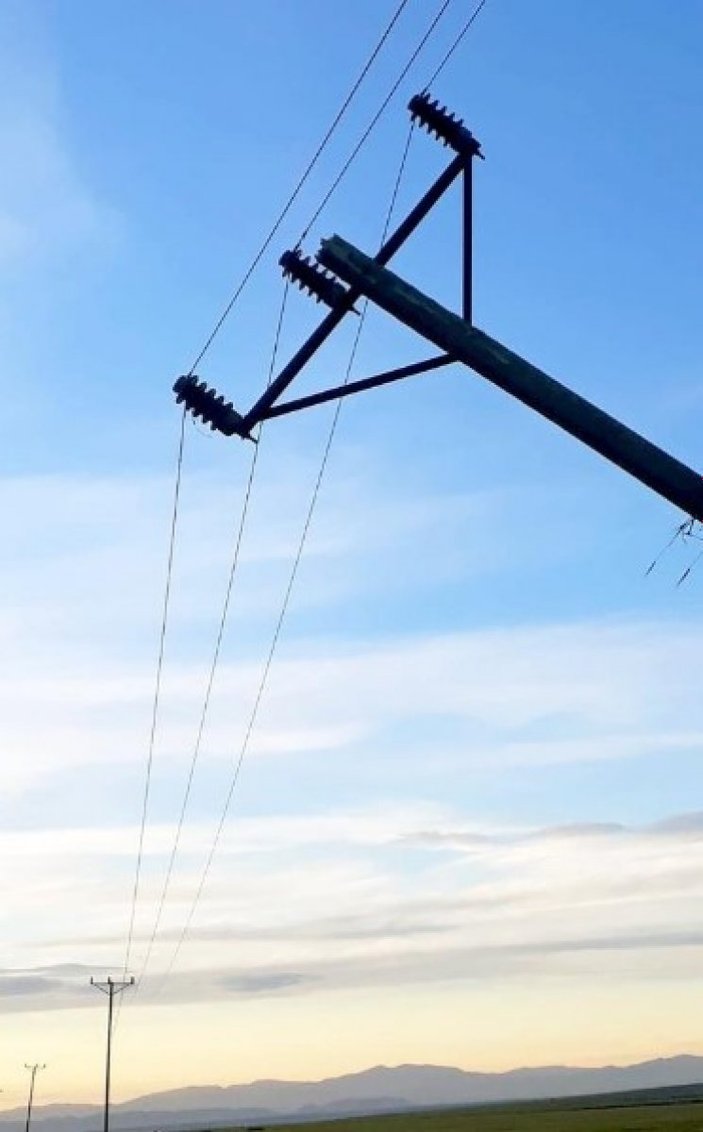 Şanlıurfa'da fırtınanın yıktığı 144 elektrik direği yenilendi