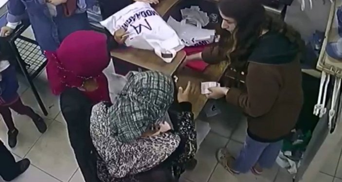Sultangazi'de müşteri kılıklı tırnakçılar para çaldı