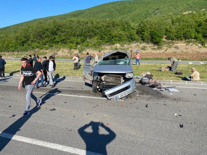 Tokat'ta iki araç çarpıştı: 2 ölü, 12 yaralı
