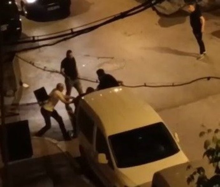 Bursa'da sokak ortasında kavga