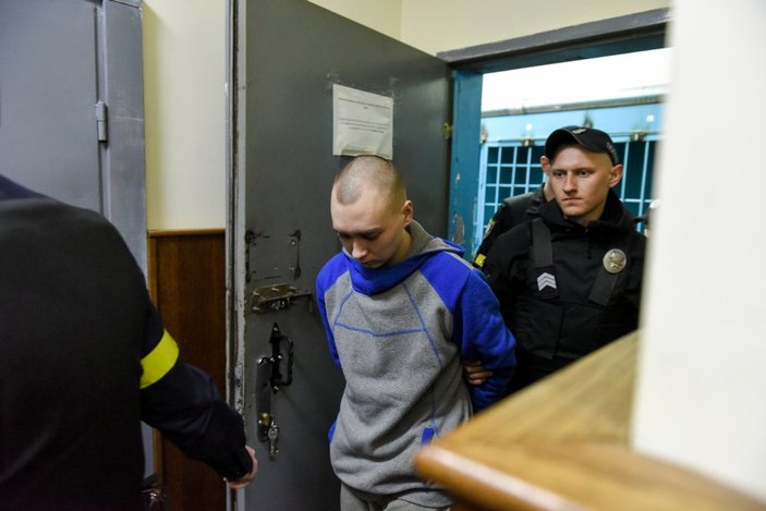 Ukraynalı bir sivili öldüren Rus asker, Kiev'de yargılandı
