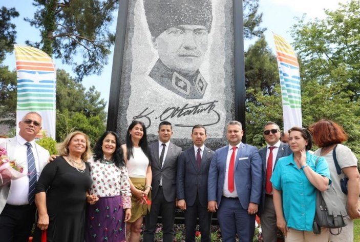 Marmaris'e 25 bin taştan oluşan Atatürk mozaik anıtı yapıldı
