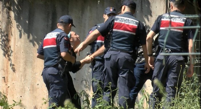 Bursa’da yıkım ekibine saldırı: Belediye personeline tokat attı