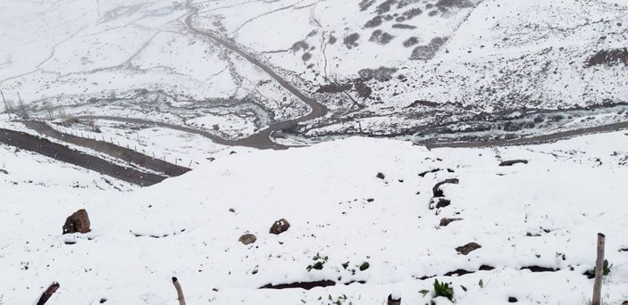 Rize'ye mayısta lapa lapa kar yağdı