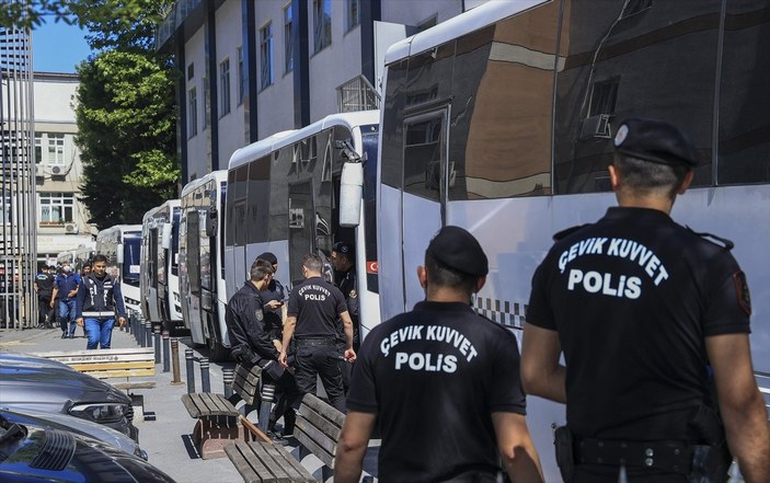 Kadıköy'deki rüşvet soruşturmasında 32 kişi tutuklandı