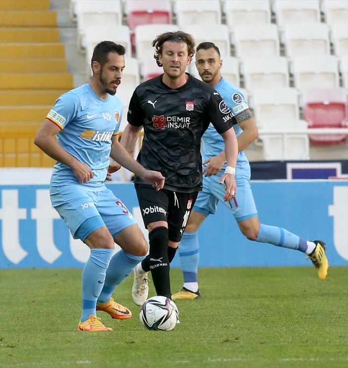 Sivassspor, Kayserispor'u iki golle mağlup etti
